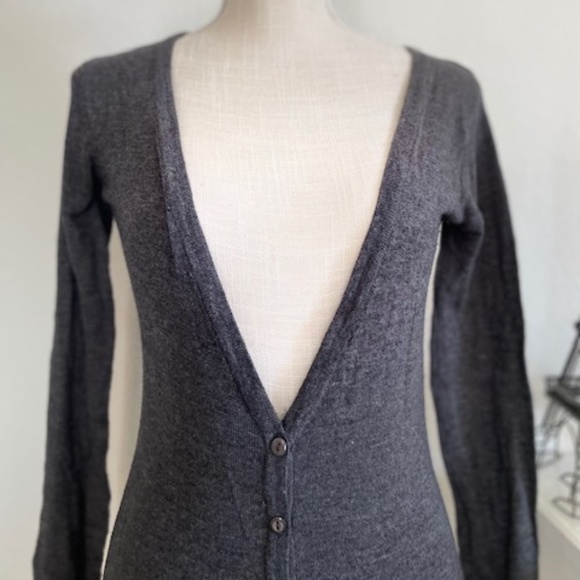 DG | Y2K Grey V-Neck Lightweight Button Down Cardigan | Size S - Picture 3 of 12
